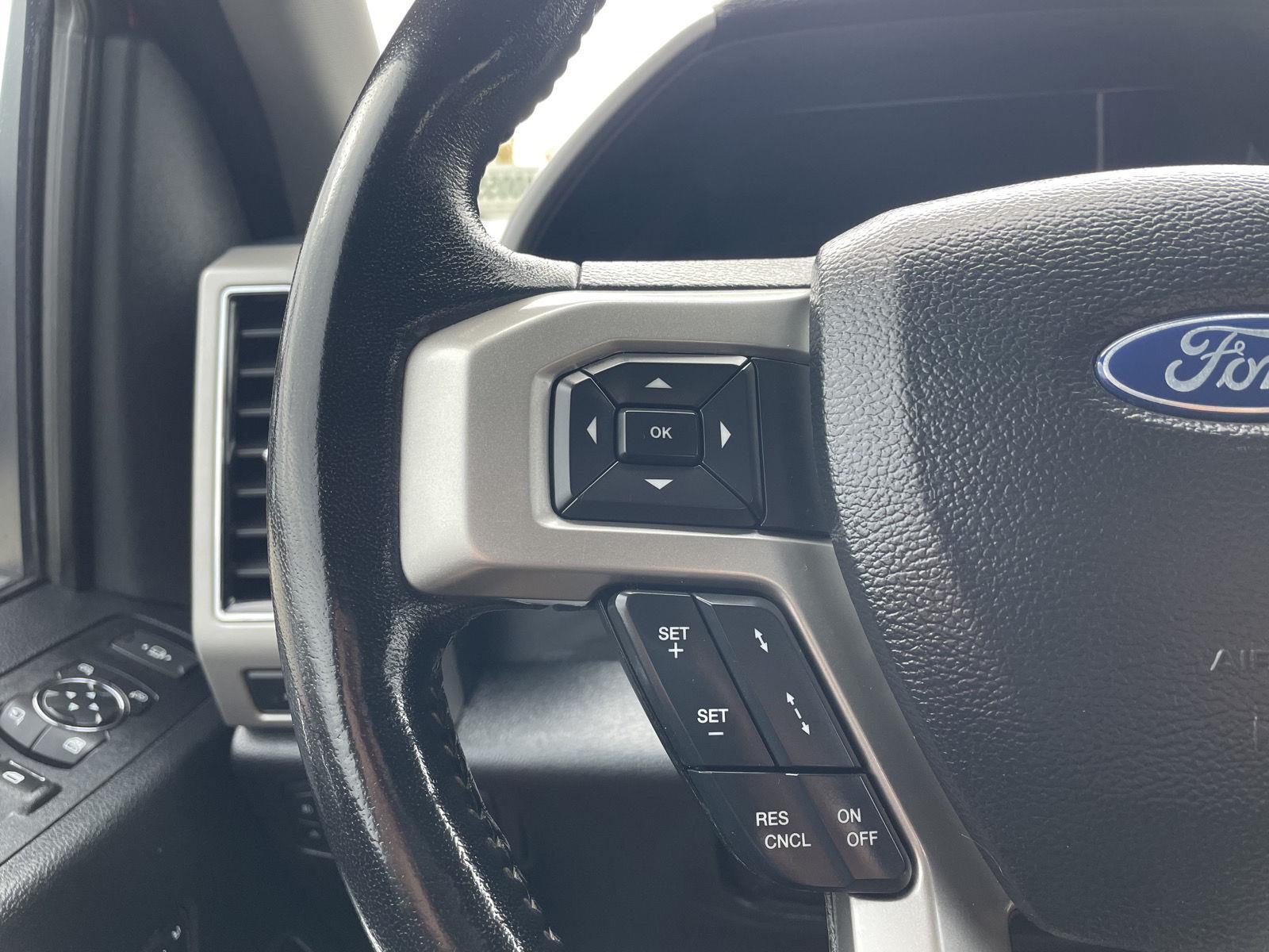 Vehicle photo 13