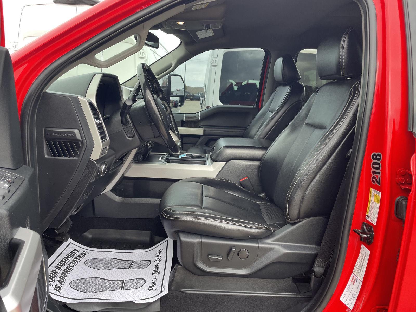 Vehicle photo 17