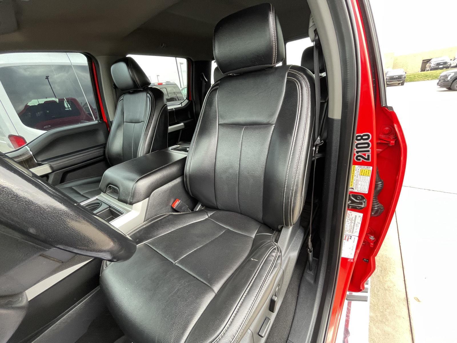 Vehicle photo 18