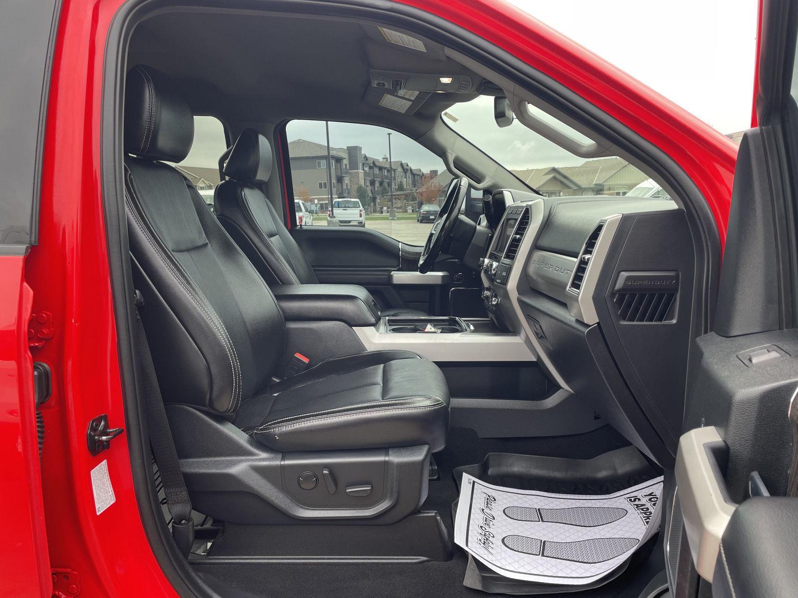 Vehicle photo 19