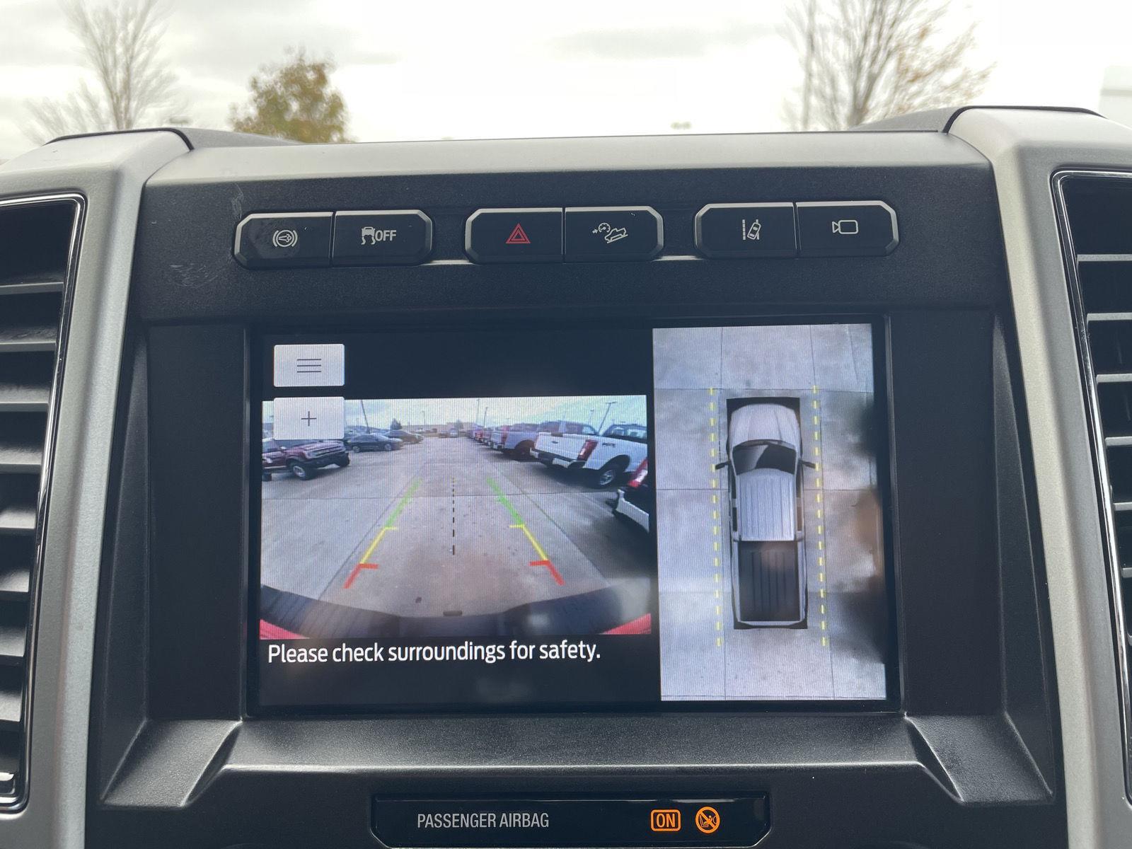 Vehicle photo 23