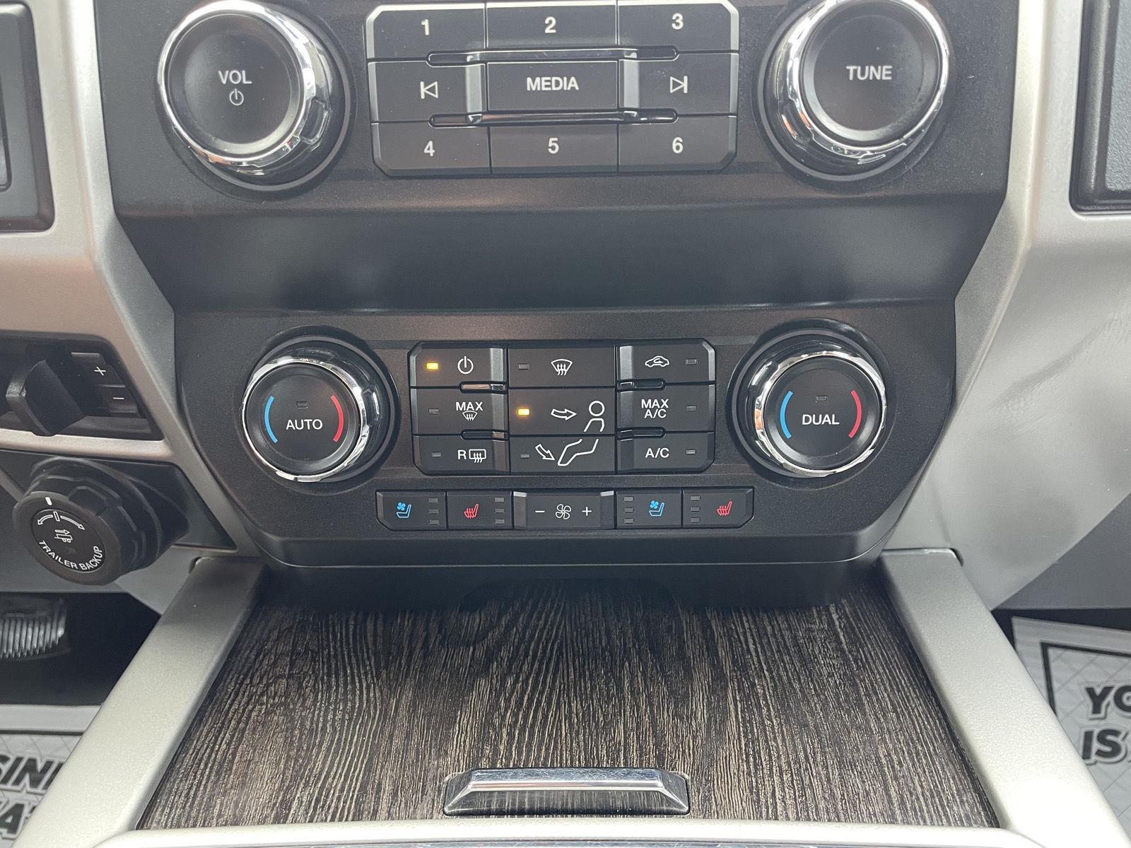 Vehicle photo 28