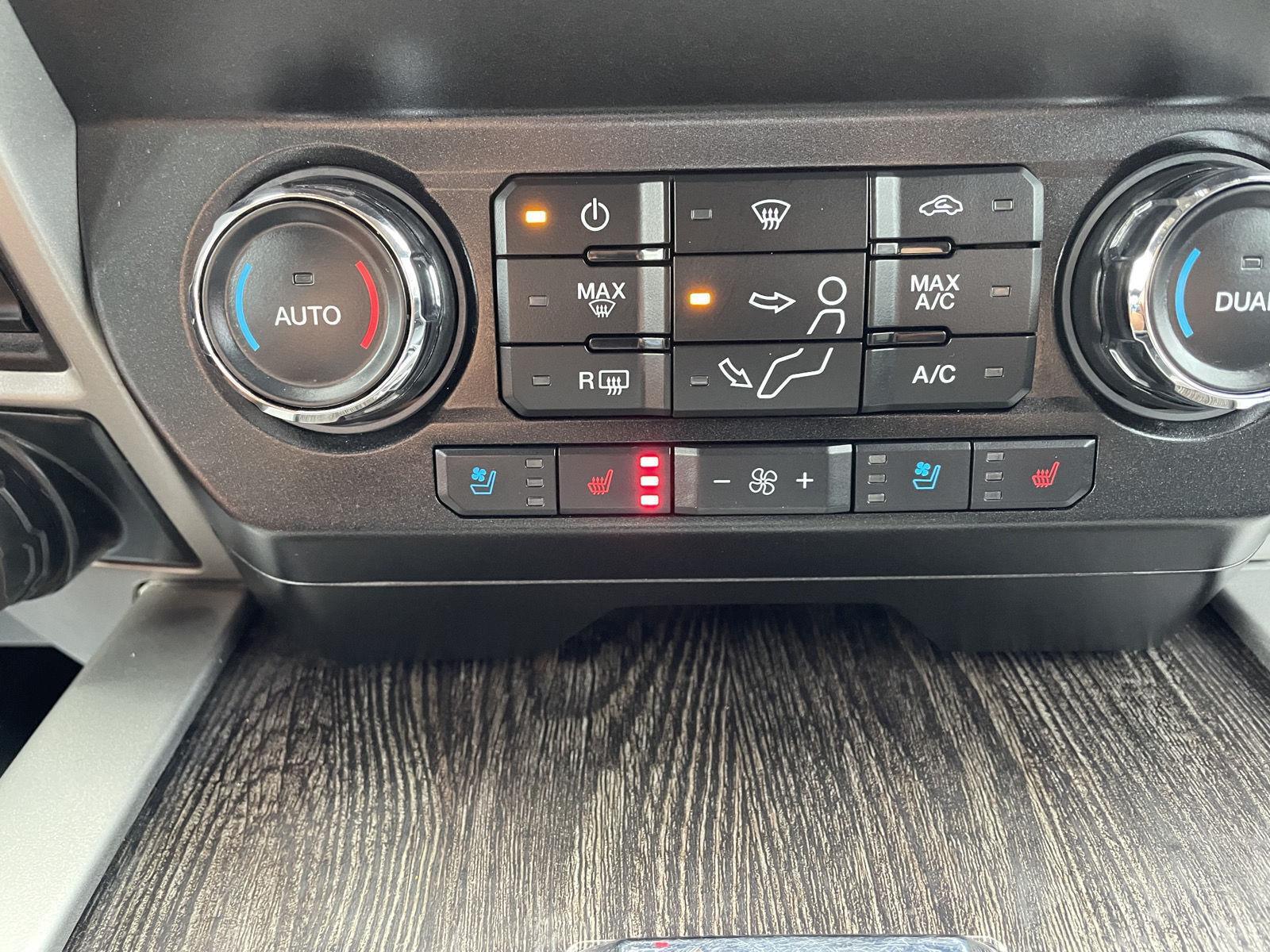 Vehicle photo 30