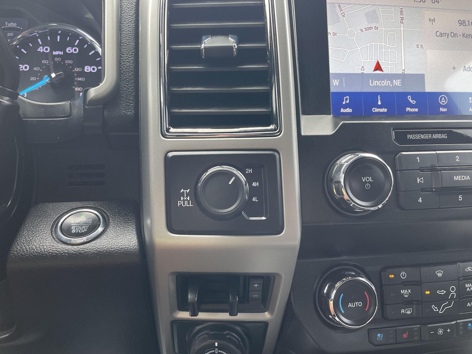 Vehicle photo 32