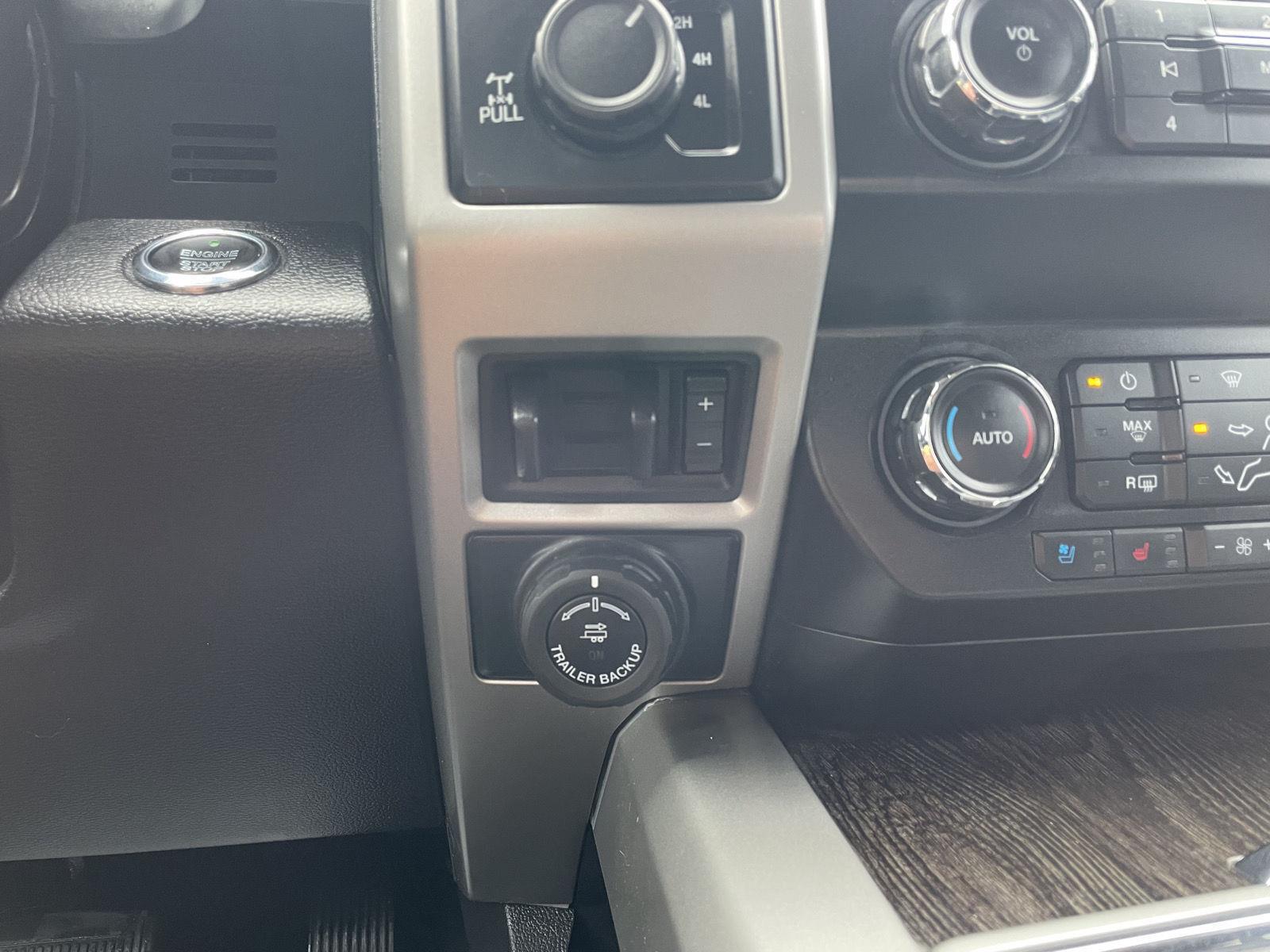 Vehicle photo 33