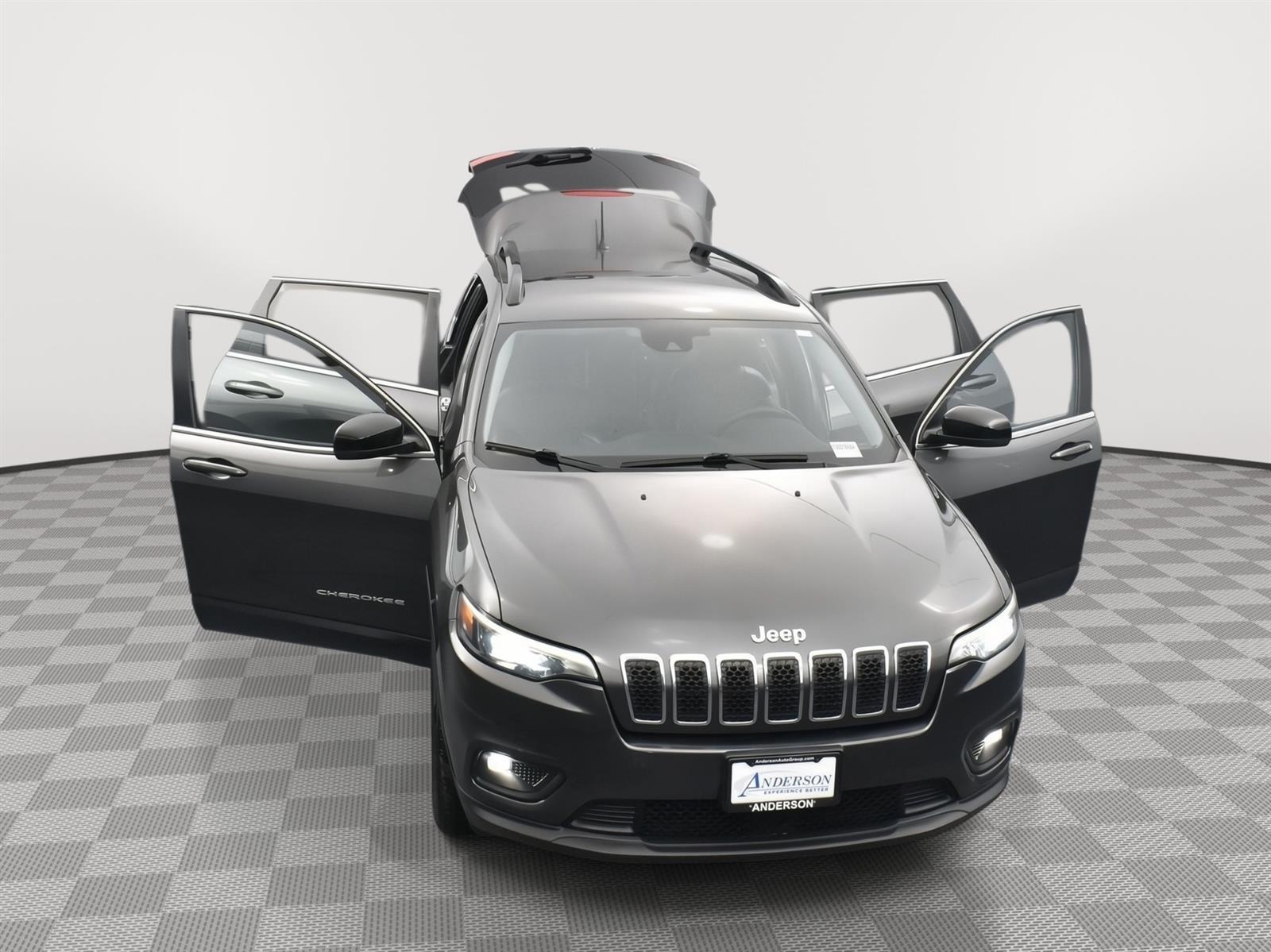 Used 2022 Jeep Cherokee Latitude Lux SUV for sale in Grand Island NE