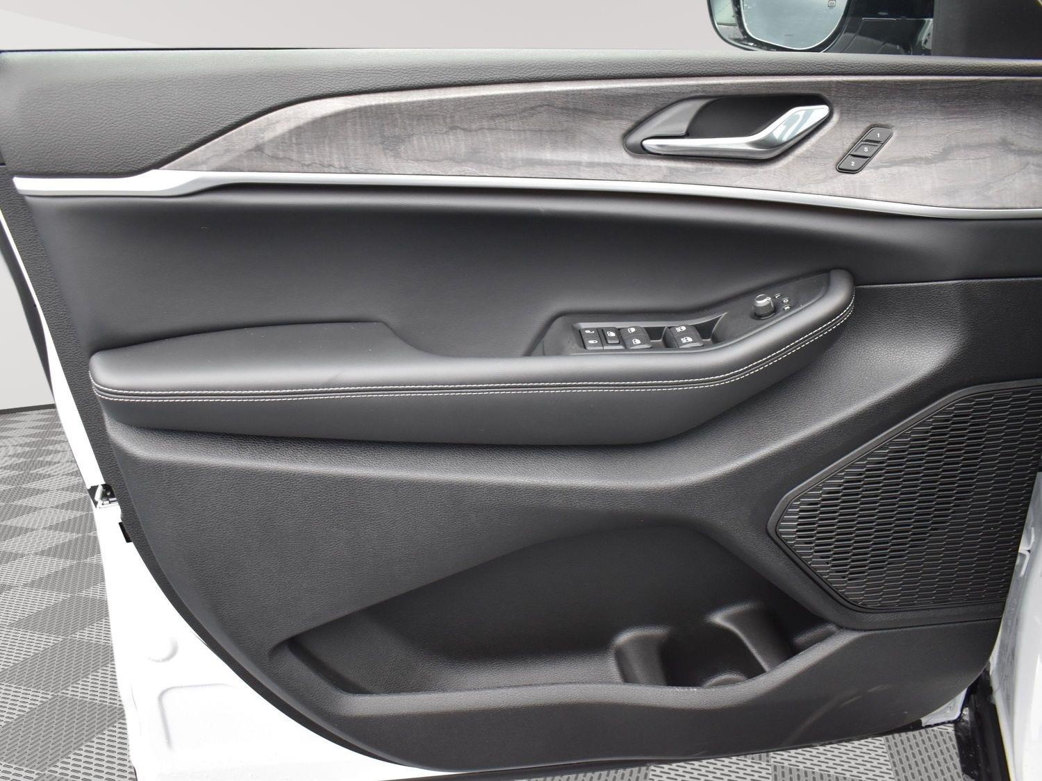 New 2025 Jeep Grand Cherokee Limited SUV/Crossover for sale in Grand Island NE