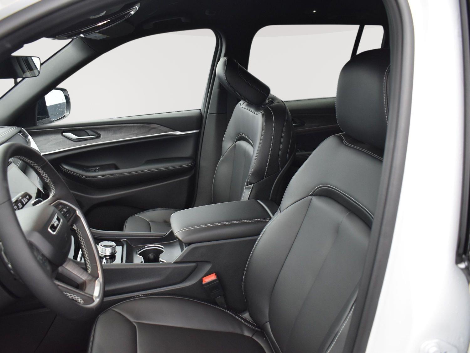 New 2025 Jeep Grand Cherokee Limited SUV/Crossover for sale in Grand Island NE