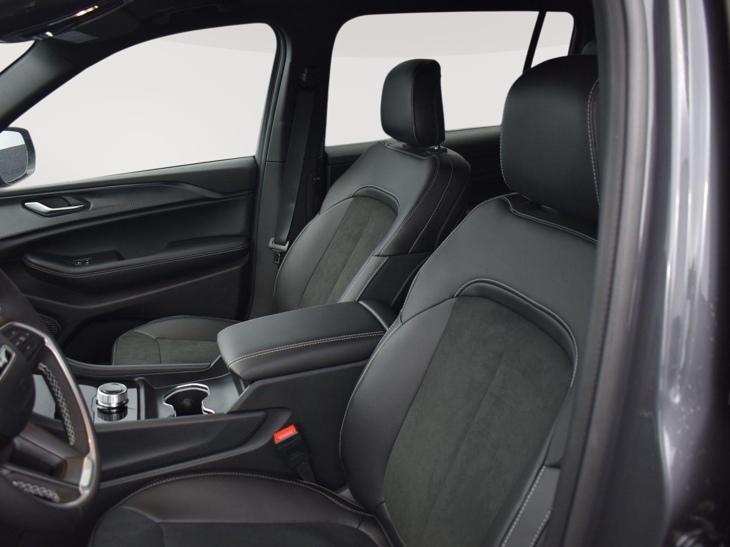 New 2025 Jeep Grand Cherokee L Laredo SUV for sale in Grand Island NE