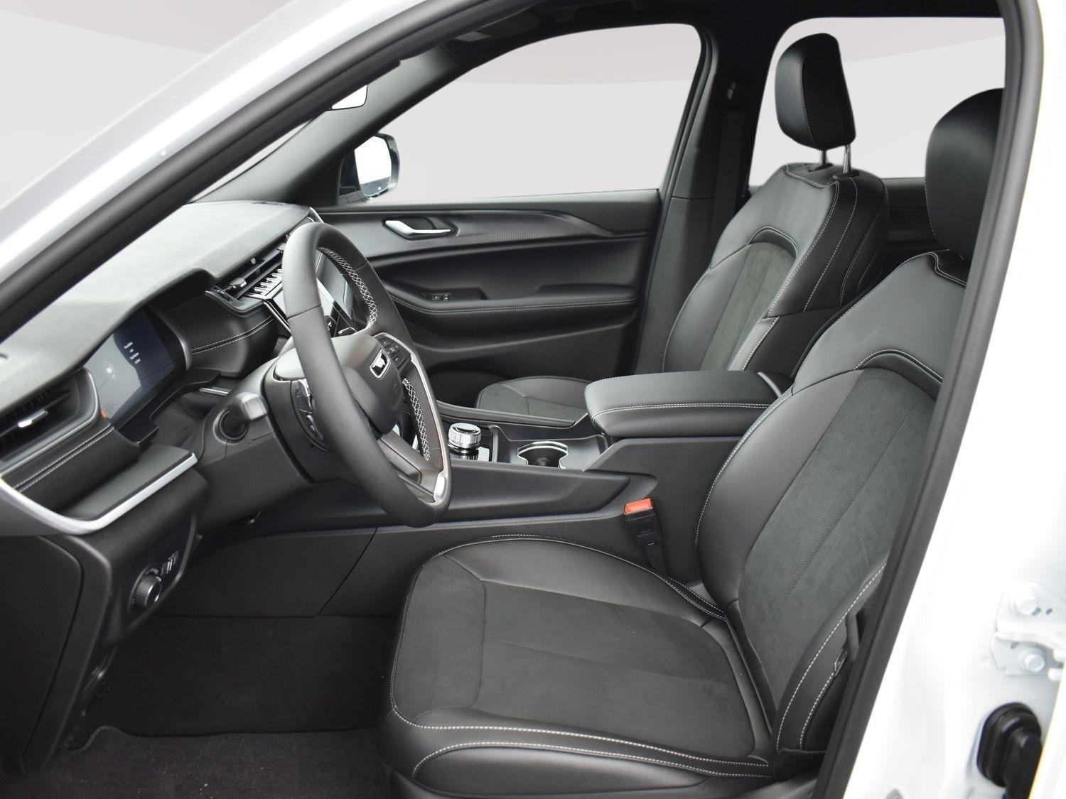 New 2025 Jeep Grand Cherokee L Altitude X SUV/Crossover for sale in Grand Island NE