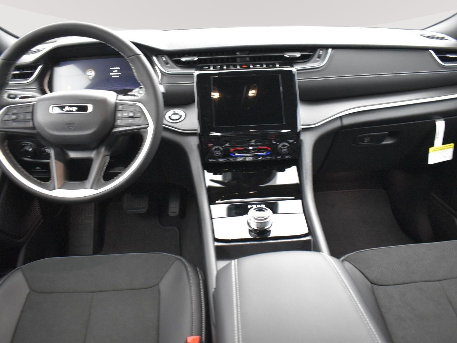 New 2025 Jeep Grand Cherokee L Altitude X SUV/Crossover for sale in Grand Island NE