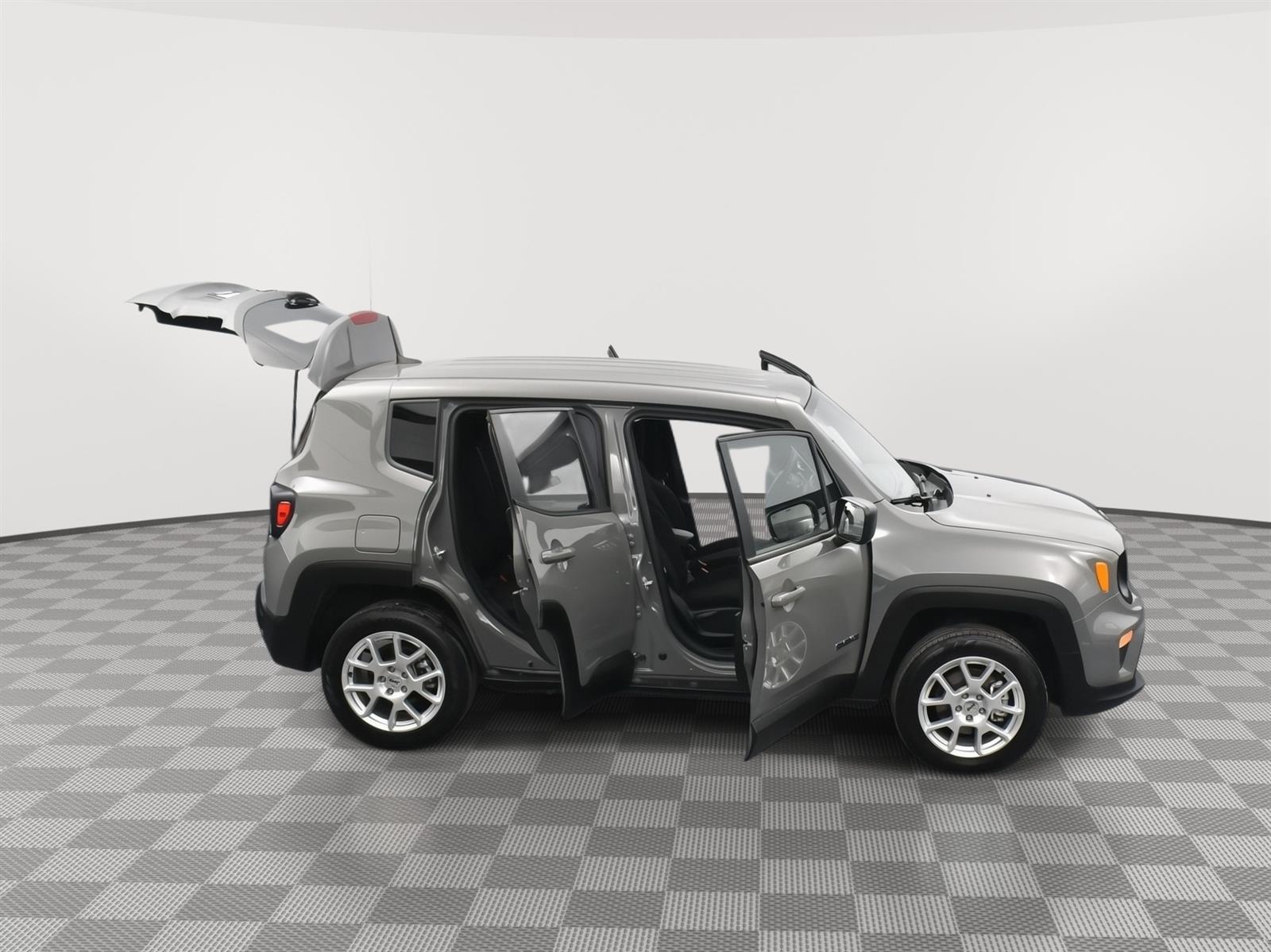 Used 2023 Jeep Renegade Latitude SUV for sale in Grand Island NE