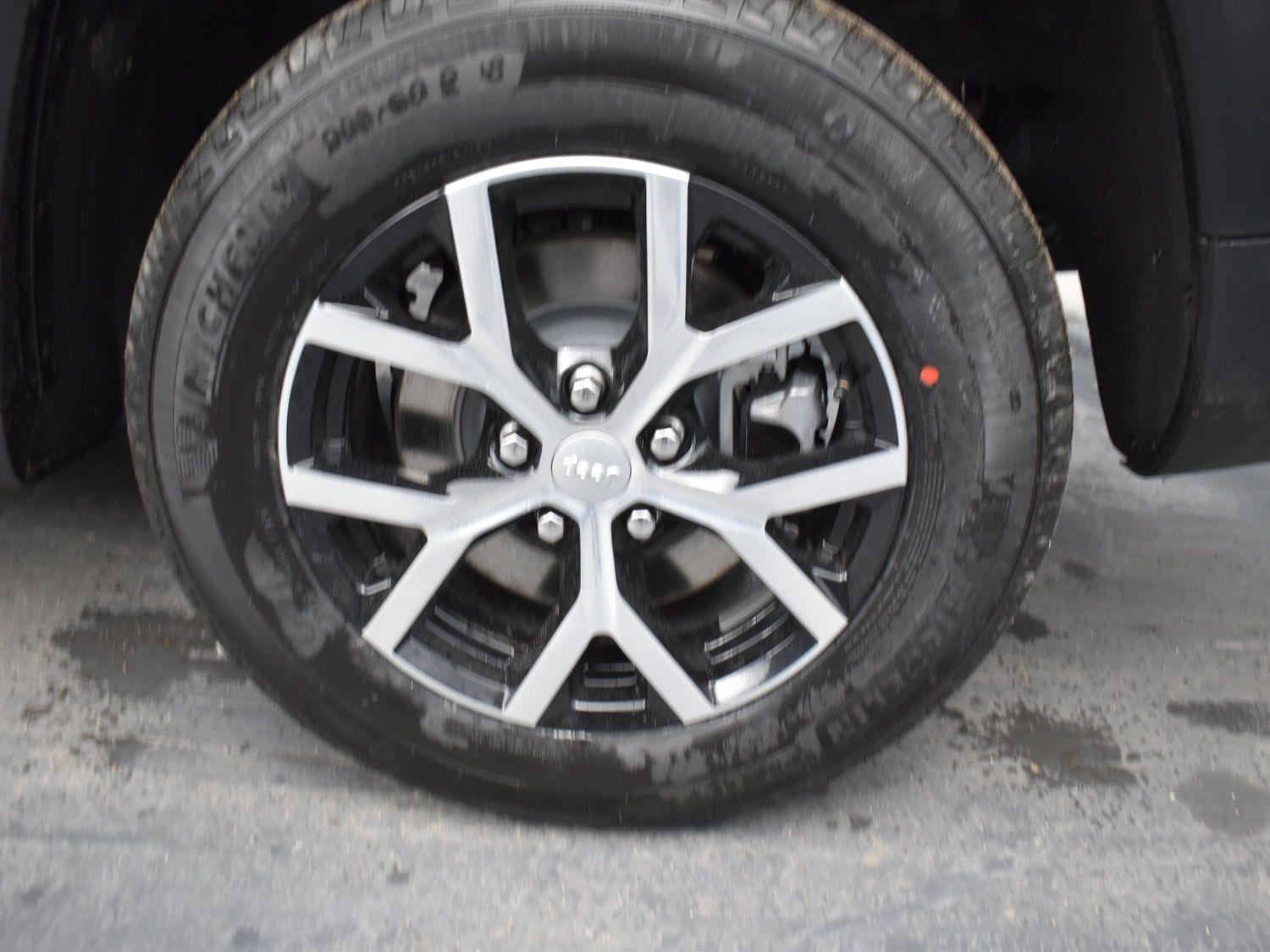 New 2025 Jeep Grand Cherokee L Limited SUV for sale in Grand Island NE