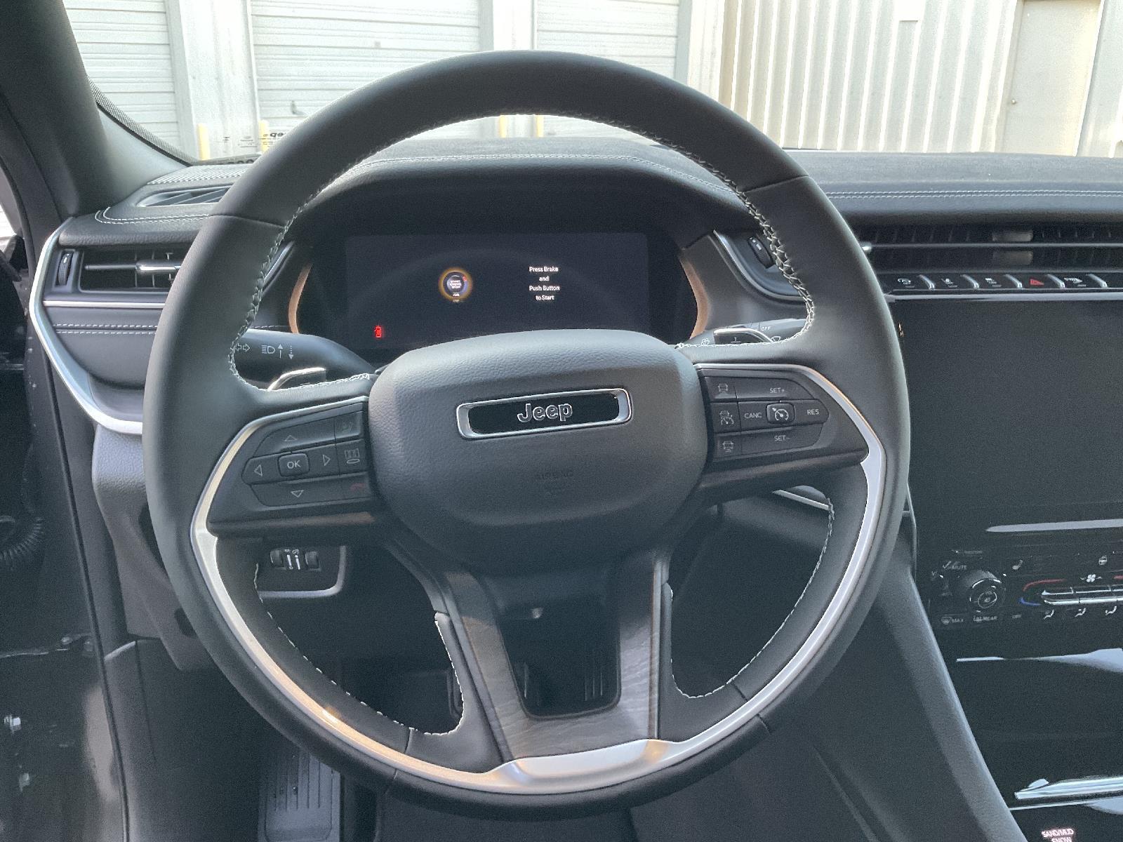 New 2025 Jeep Grand Cherokee for sale in Grand Island NE