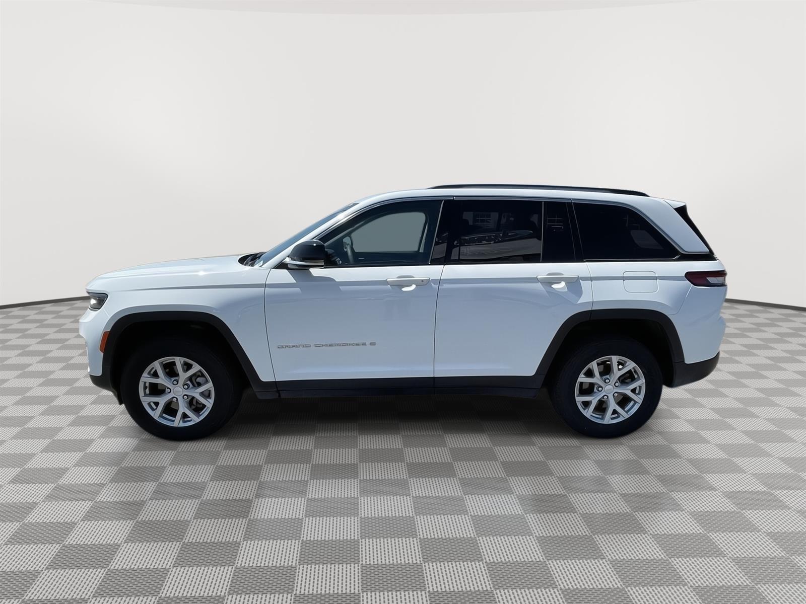 Used 2024 Jeep Grand Cherokee Limited SUV for sale in Grand Island NE