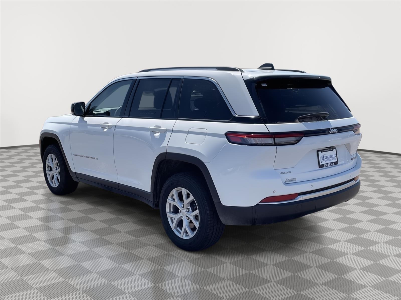 Used 2024 Jeep Grand Cherokee Limited SUV for sale in Grand Island NE