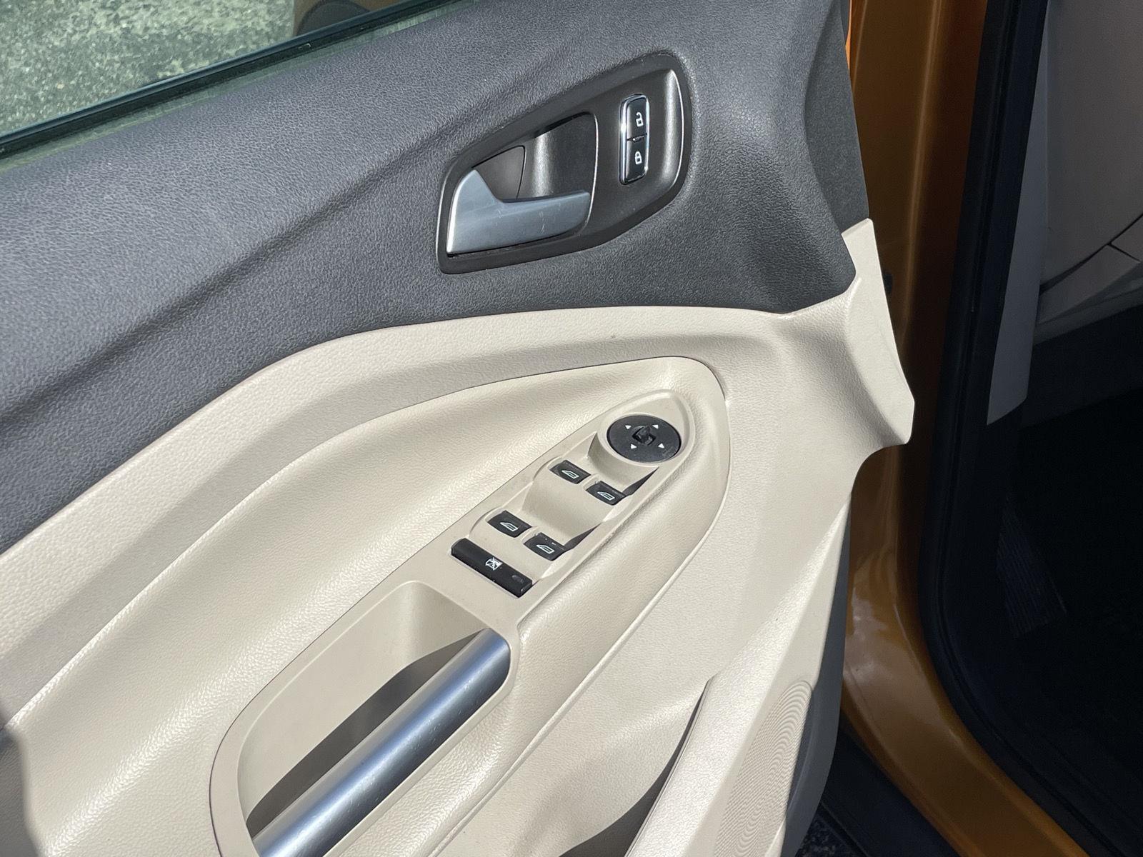 Used 2016 Ford Escape SE SUV for sale in Grand Island NE