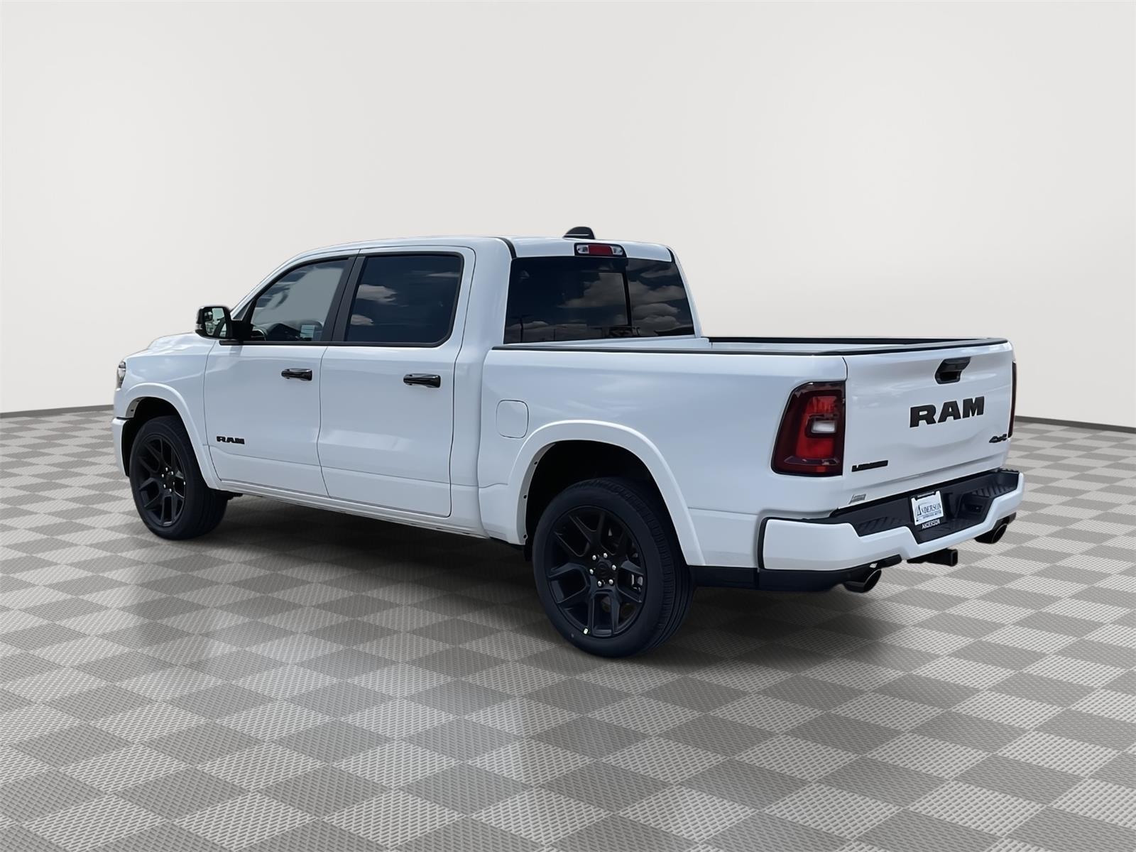 2025 Ram 1500 Laramie photo 3