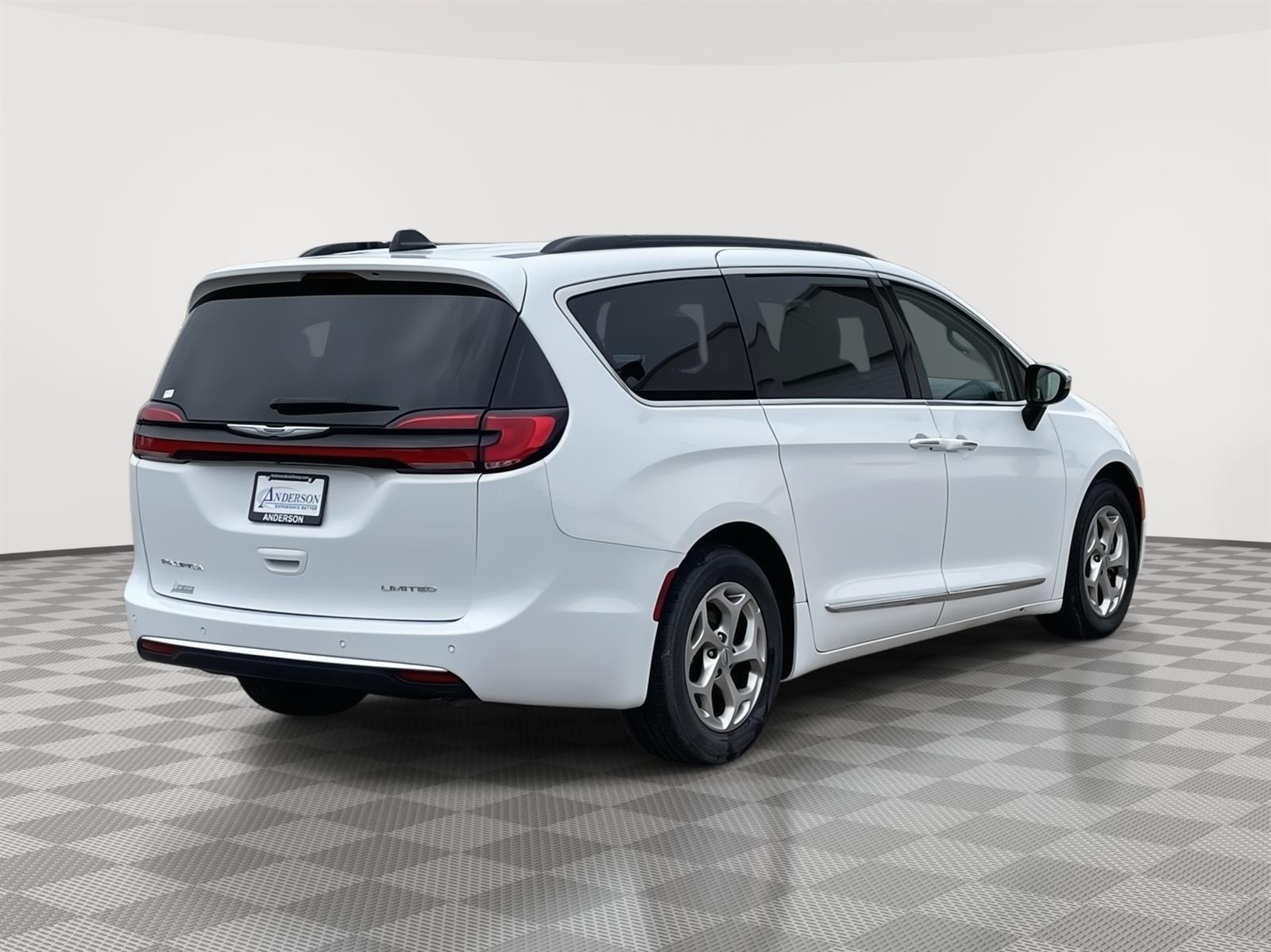 Pre-Owned 2023 Chrysler Pacifica for sale in Grand Island NE
