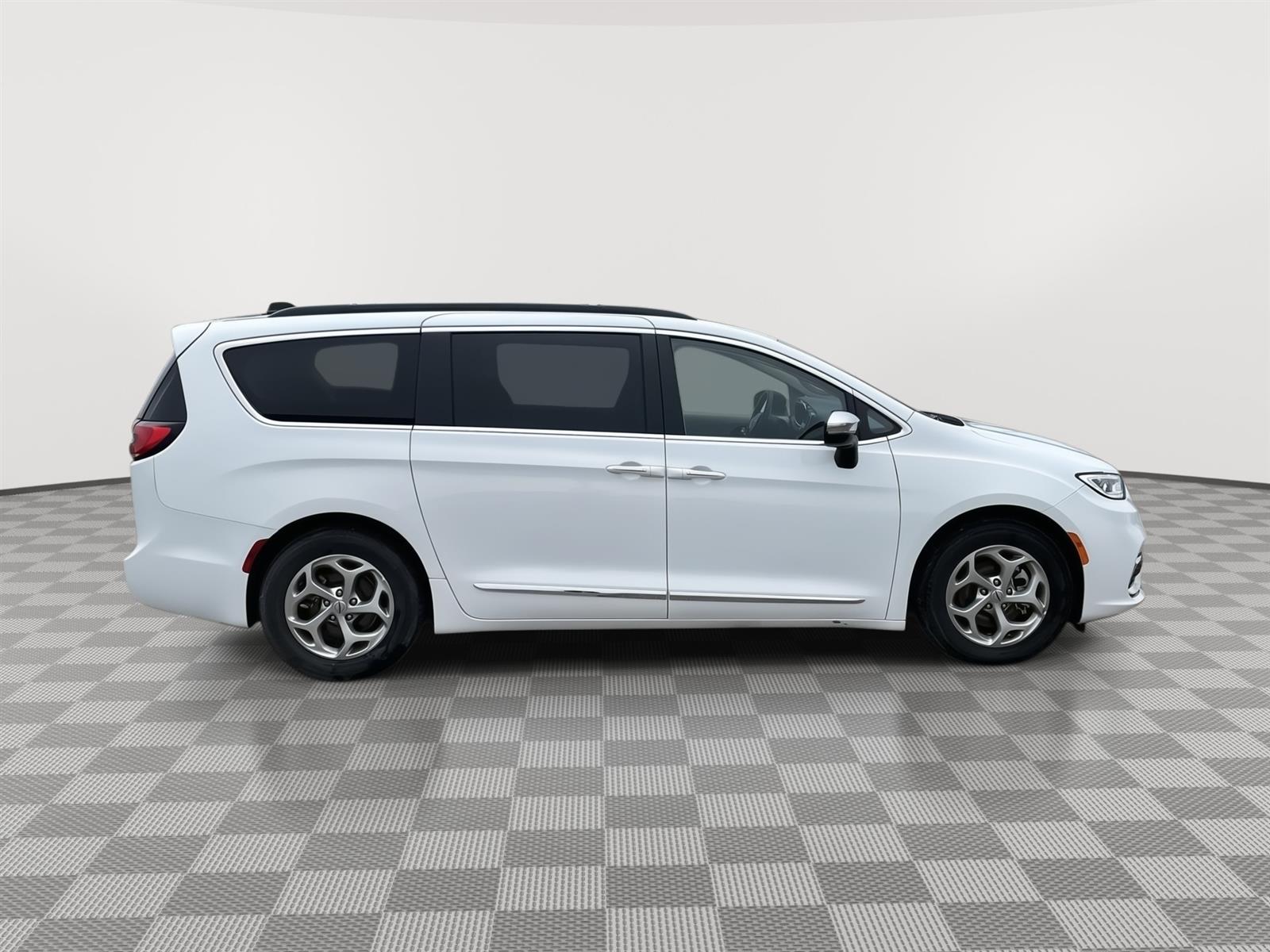 Pre-Owned 2023 Chrysler Pacifica for sale in Grand Island NE