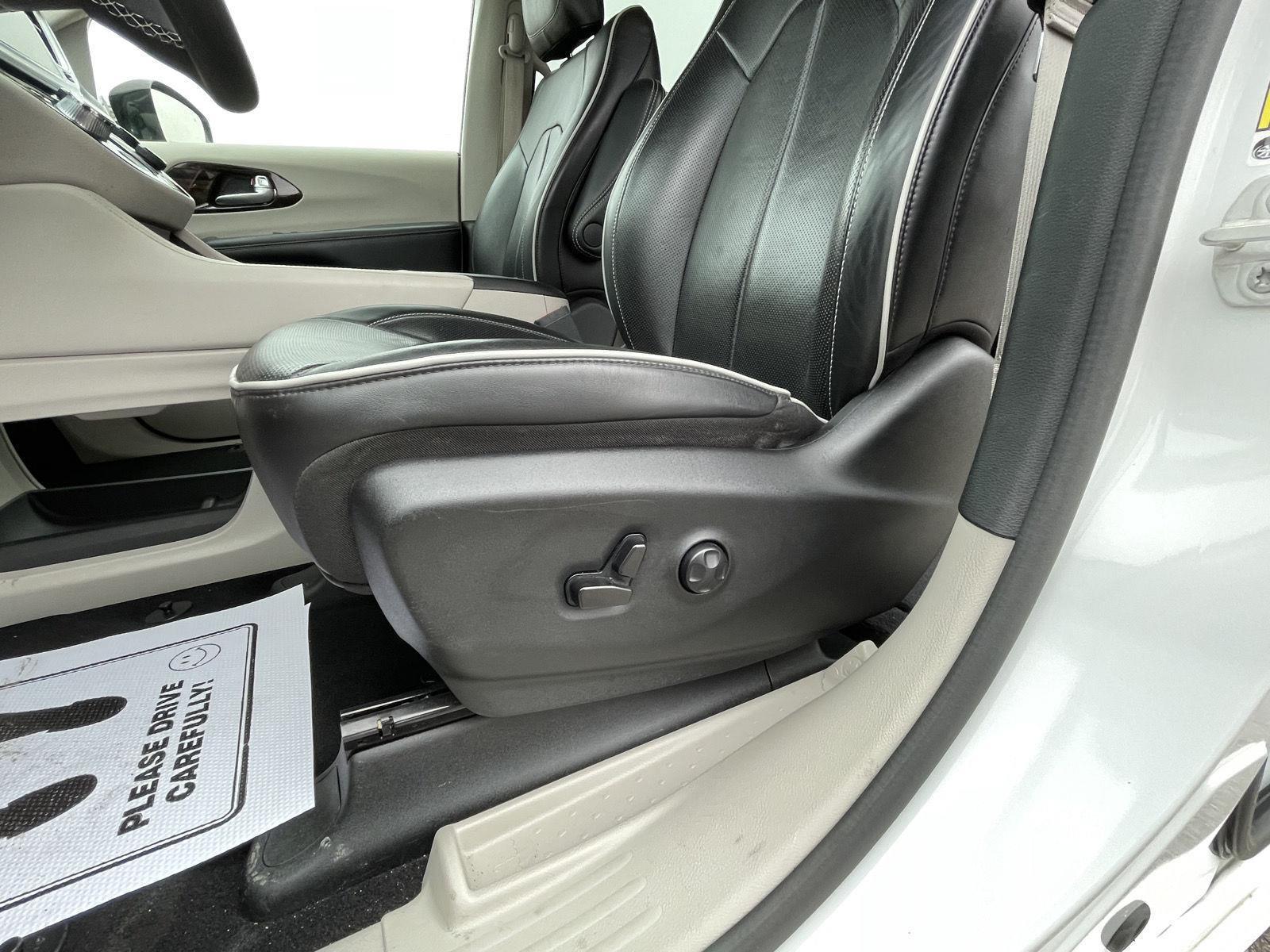 Pre-Owned 2023 Chrysler Pacifica for sale in Grand Island NE