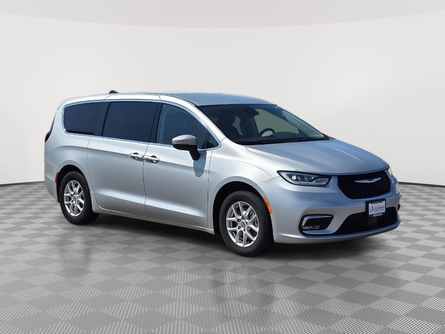 Pre-Owned 2023 Chrysler Pacifica for sale in Grand Island NE