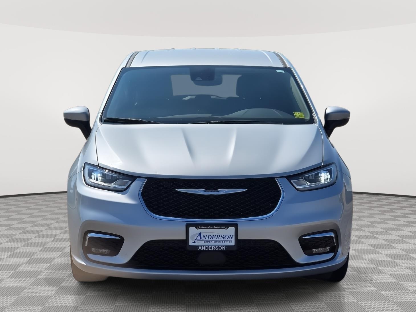 Pre-Owned 2023 Chrysler Pacifica for sale in Grand Island NE