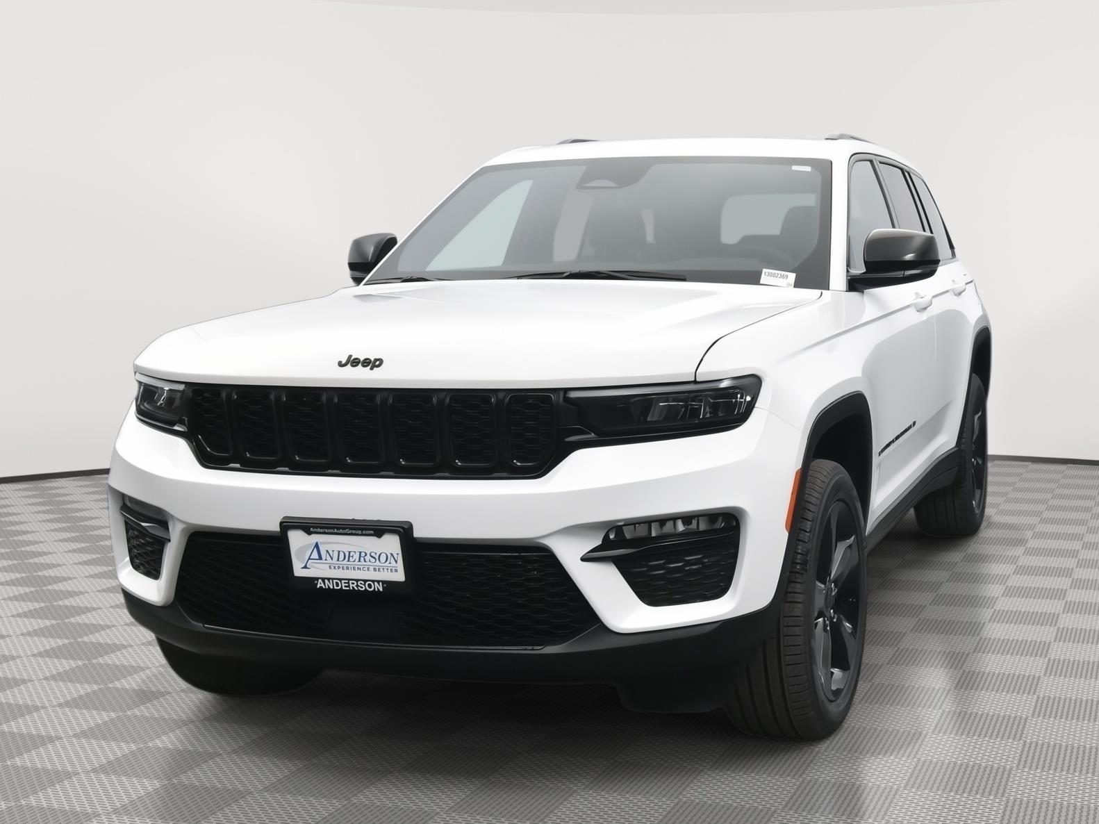 2025 Jeep Grand Cherokee Limited photo 2