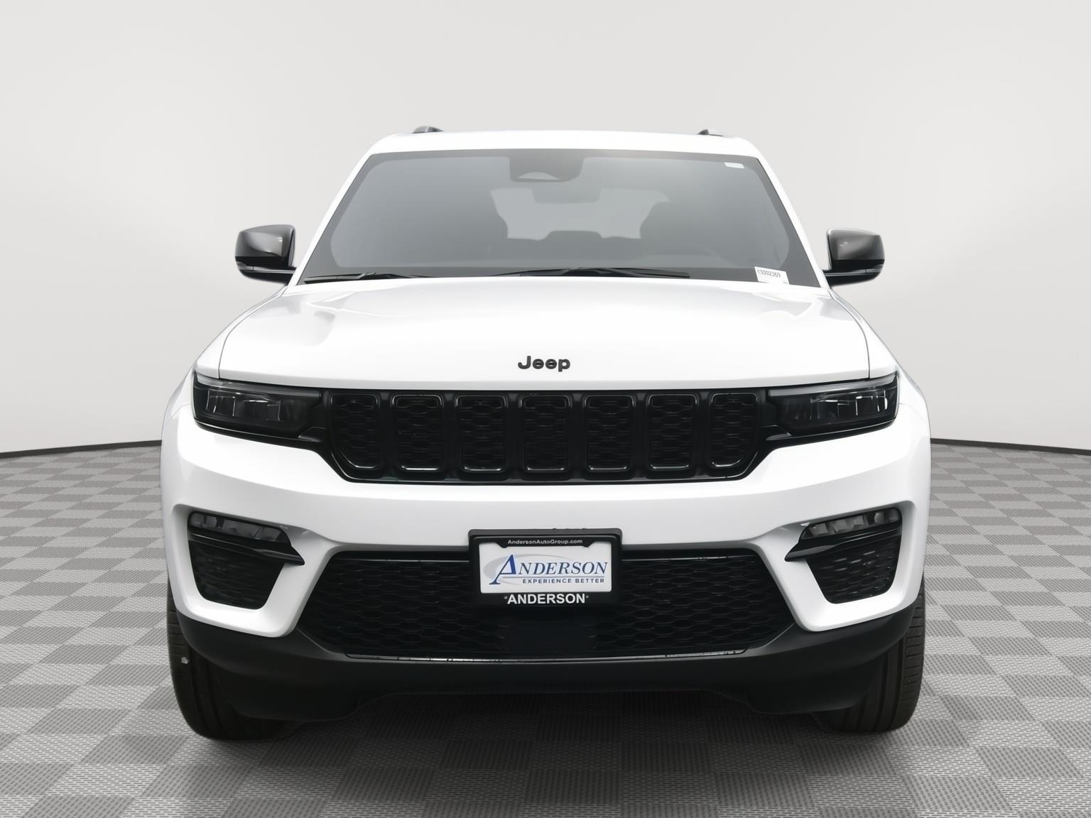 2025 Jeep Grand Cherokee Limited photo 3