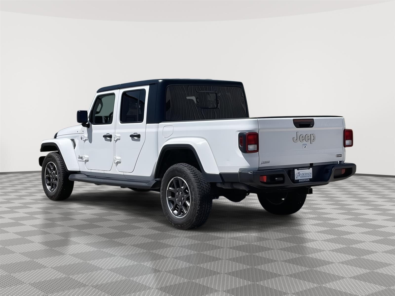 Used 2022 Jeep Gladiator Overland Crew Cab Truck for sale in Grand Island NE
