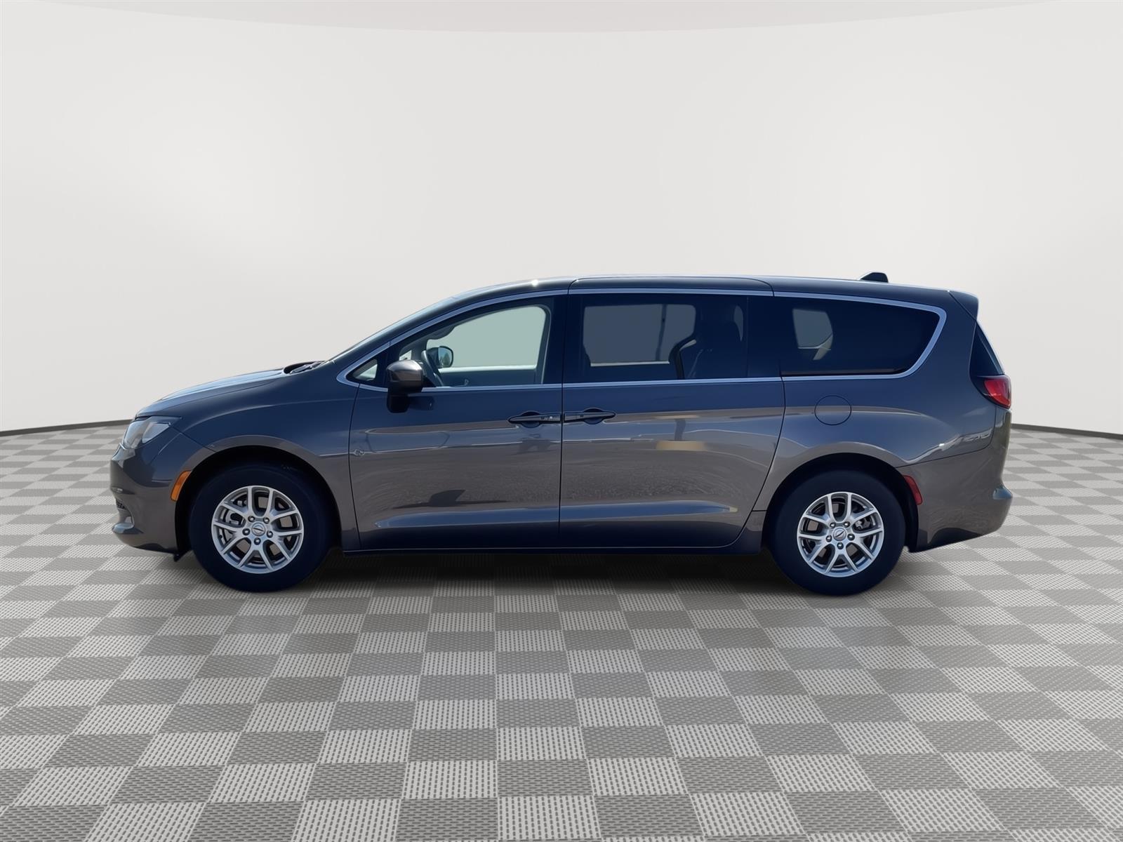 Used 2023 Chrysler Voyager LX Minivans for sale in Grand Island NE