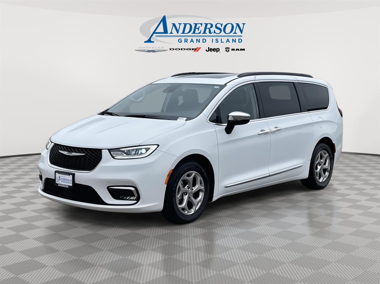 Used 2023 Chrysler Pacifica Limited Minivans for sale in Grand Island NE