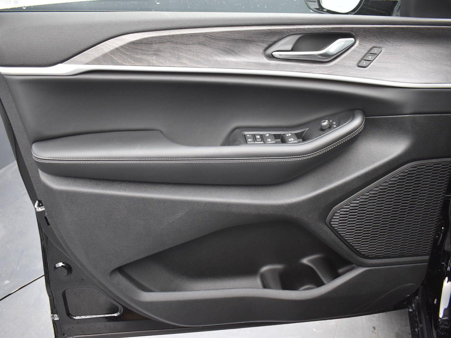 New 2025 Jeep Grand Cherokee L Limited SUV/Crossover for sale in Grand Island NE