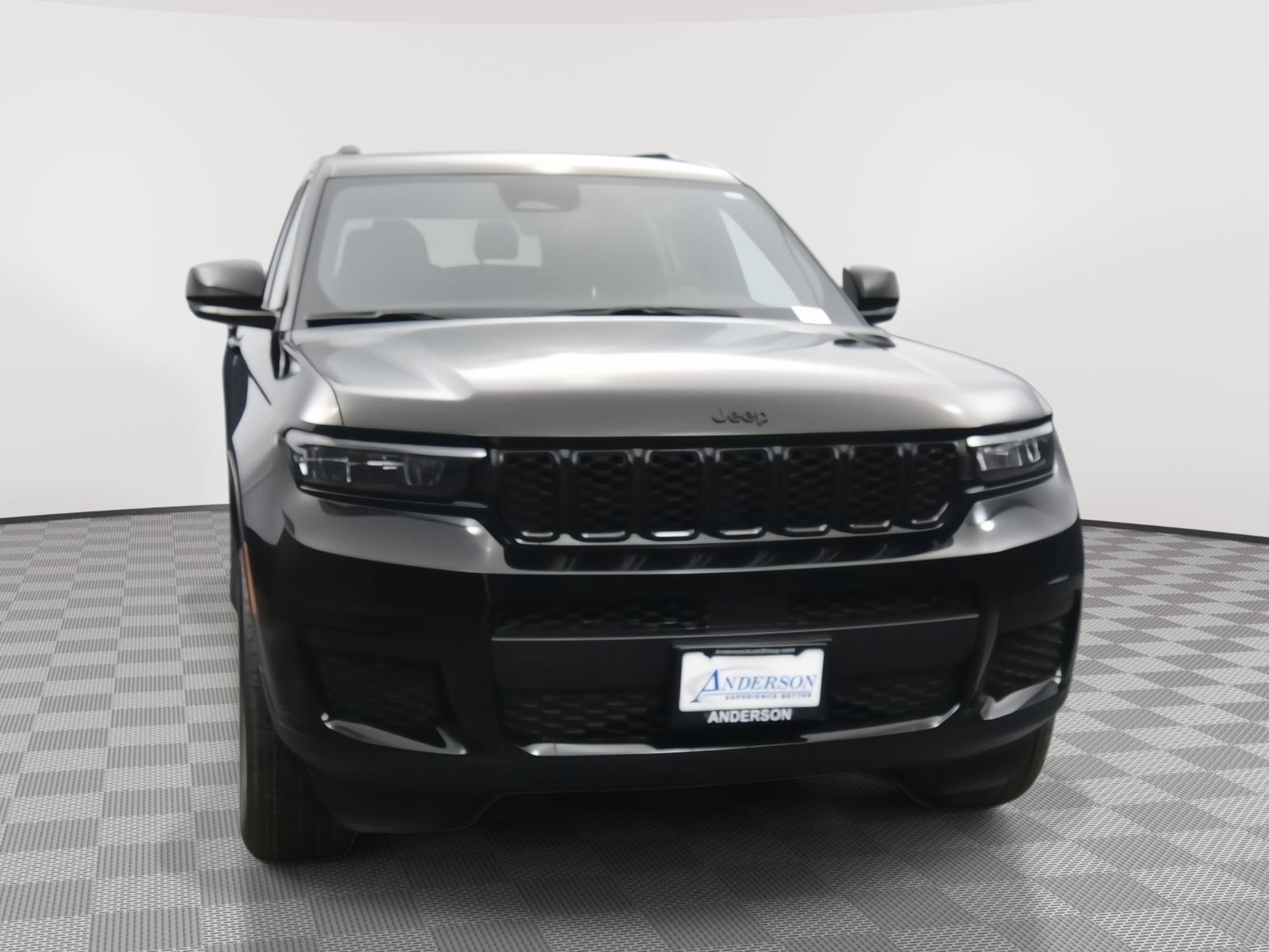 2025 Jeep Grand Cherokee Laredo Altitude X photo 3