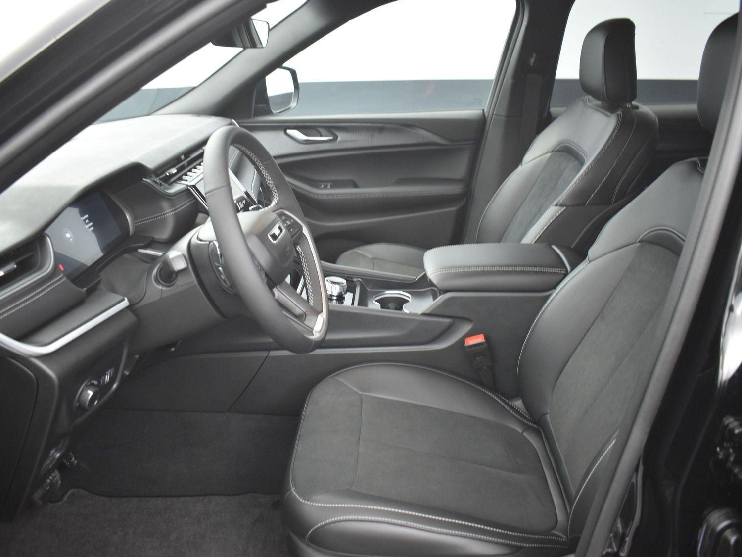 New 2025 Jeep Grand Cherokee L Altitude X SUV/Crossover for sale in Grand Island NE