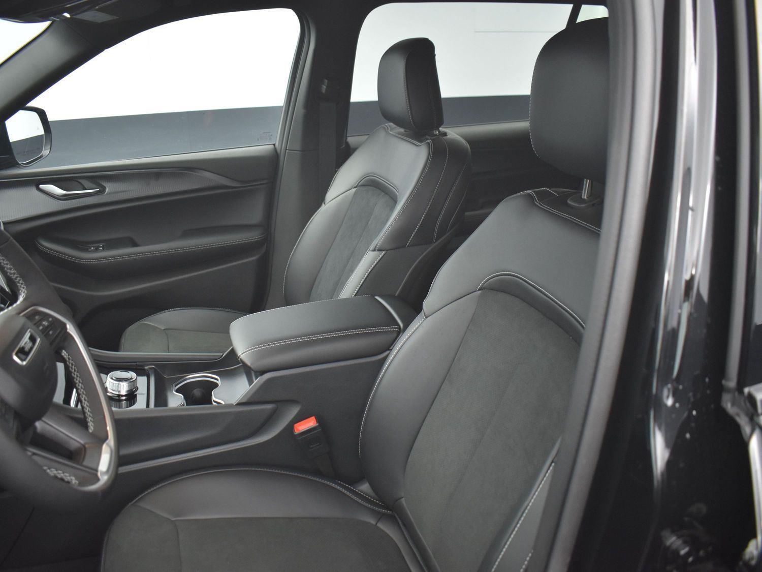 New 2025 Jeep Grand Cherokee L Altitude X SUV/Crossover for sale in Grand Island NE