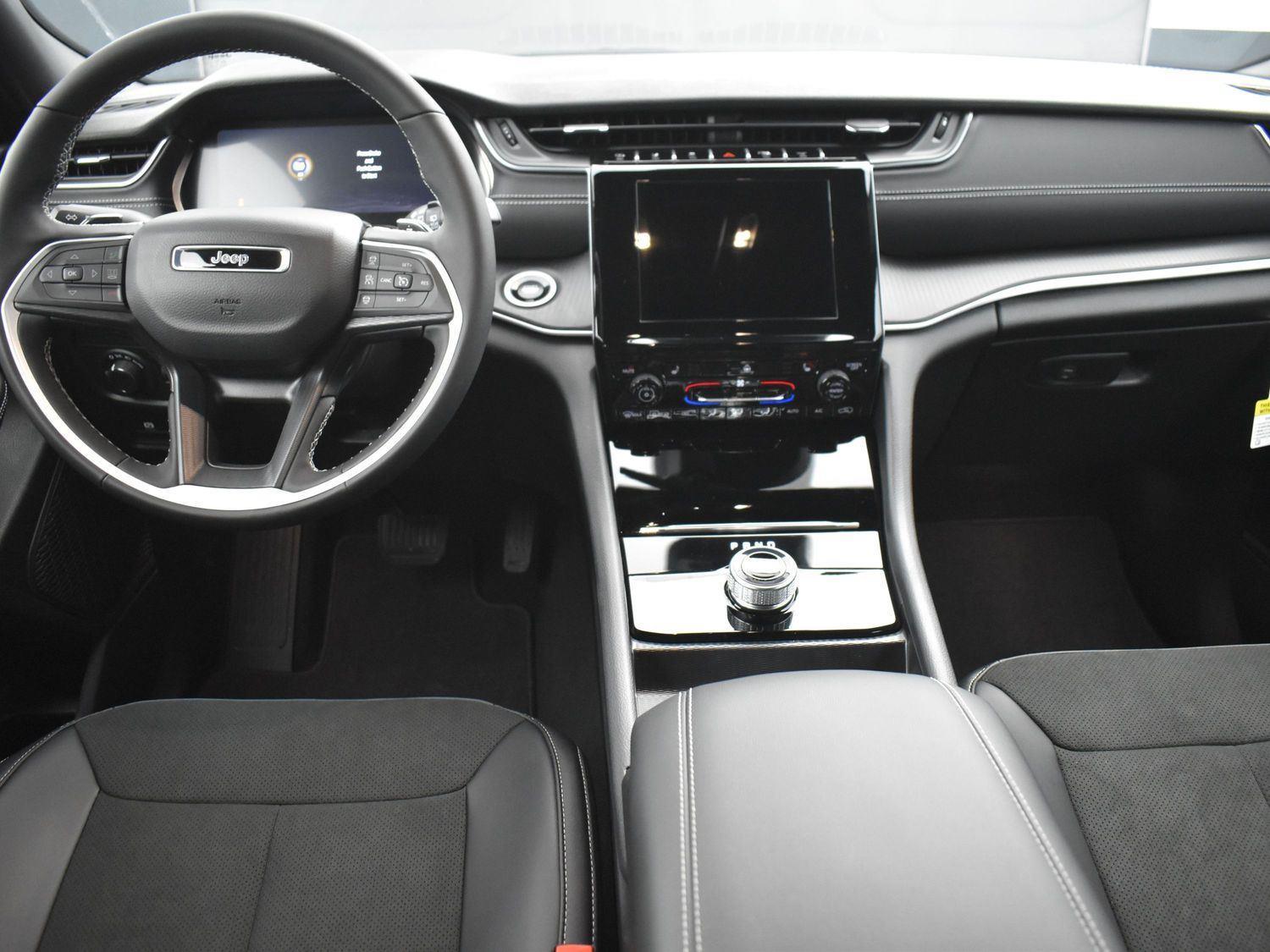 New 2025 Jeep Grand Cherokee L Altitude X SUV/Crossover for sale in Grand Island NE