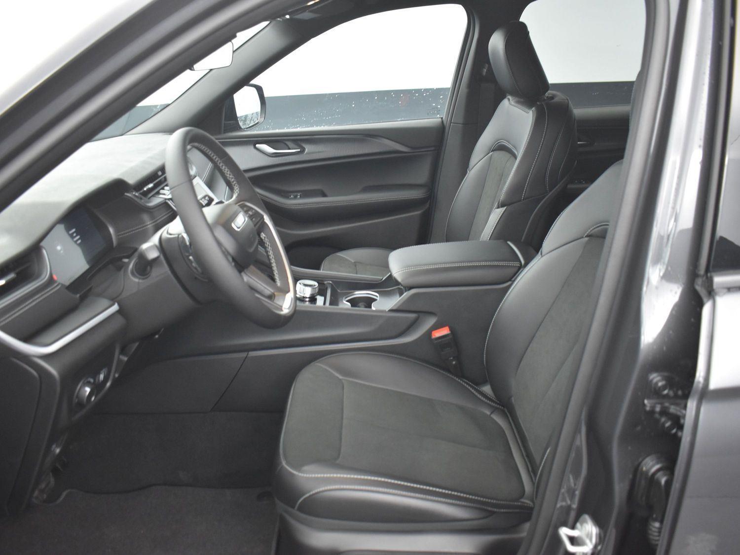 New 2025 Jeep Grand Cherokee L Altitude X SUV for sale in Grand Island NE