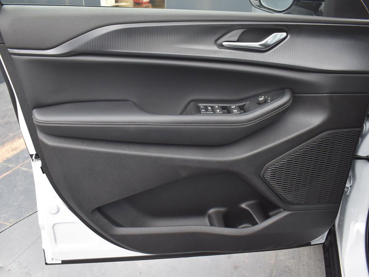 New 2025 Jeep Grand Cherokee L Altitude X SUV/Crossover for sale in Grand Island NE