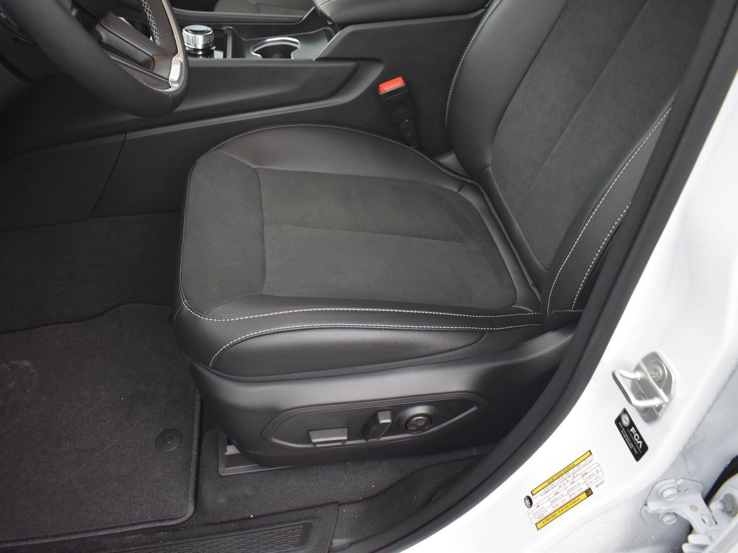 New 2025 Jeep Grand Cherokee L Altitude X SUV/Crossover for sale in Grand Island NE