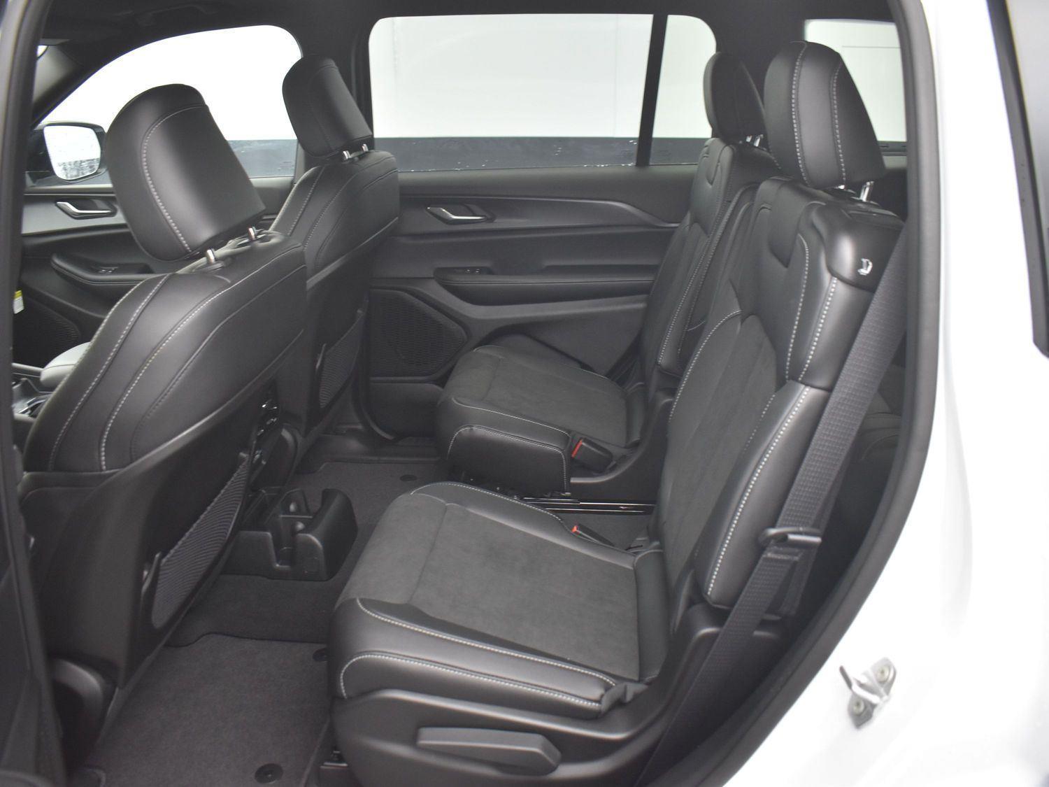 New 2025 Jeep Grand Cherokee L Altitude X SUV/Crossover for sale in Grand Island NE