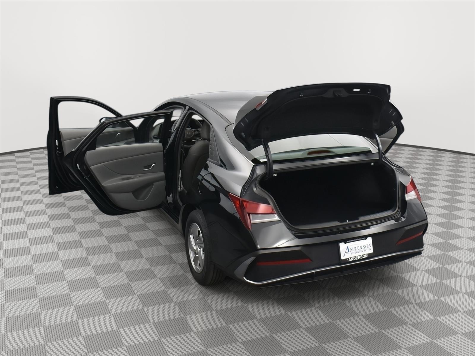 Used 2024 Hyundai Elantra SE Sedan for sale in Grand Island NE
