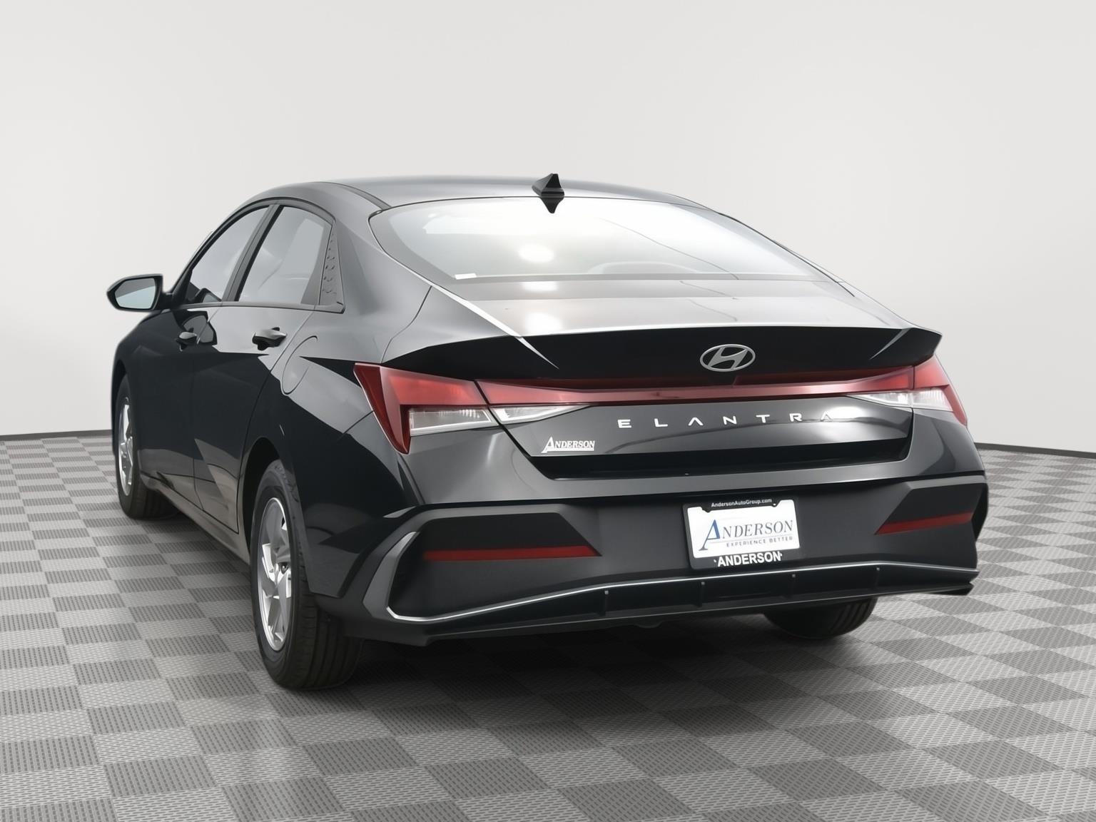 Used 2024 Hyundai Elantra SE Sedan for sale in Grand Island NE