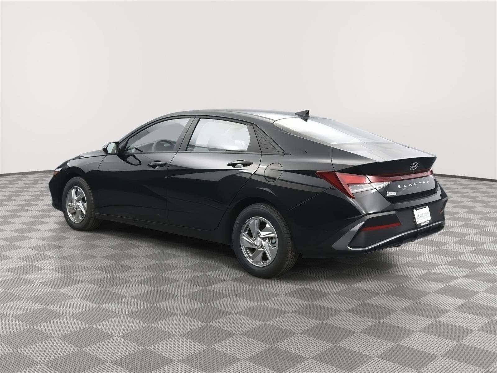 Used 2024 Hyundai Elantra SE Sedan for sale in Grand Island NE