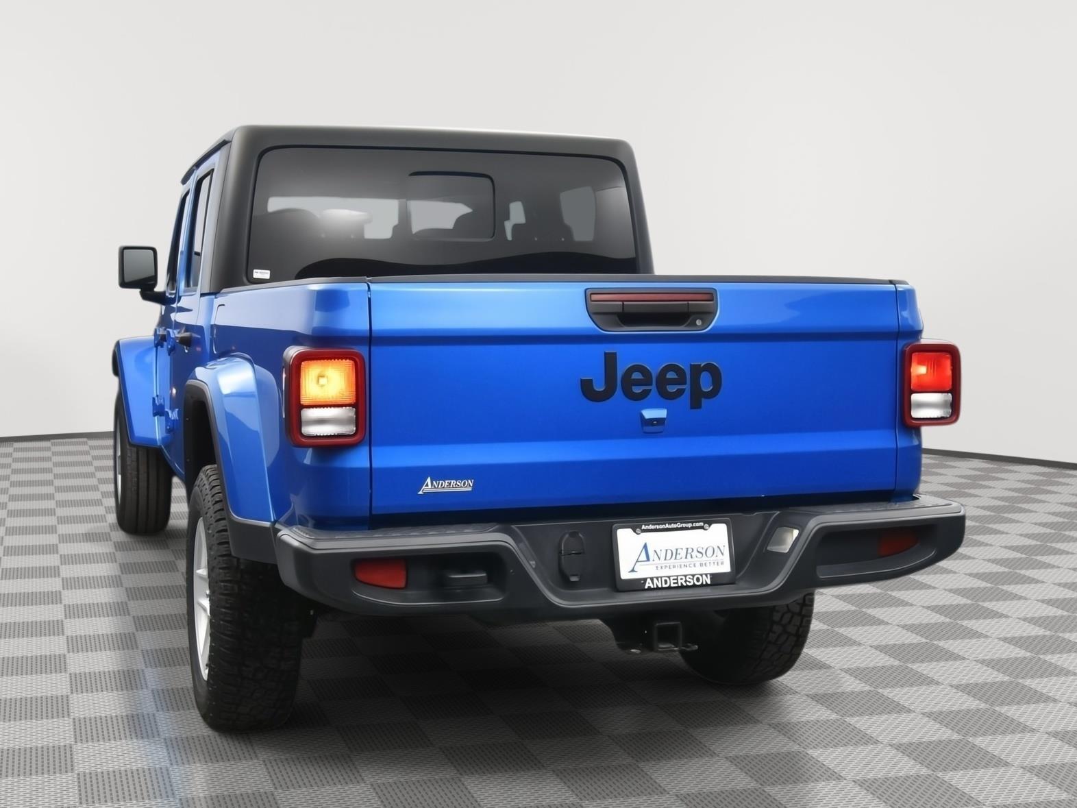 Used 2023 Jeep Gladiator Sport S Crew Cab Truck for sale in Grand Island NE