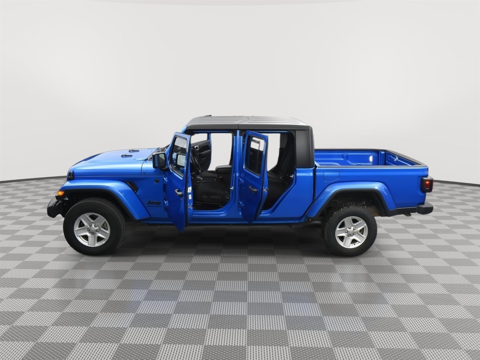 Used 2023 Jeep Gladiator Sport S Crew Cab Truck for sale in Grand Island NE