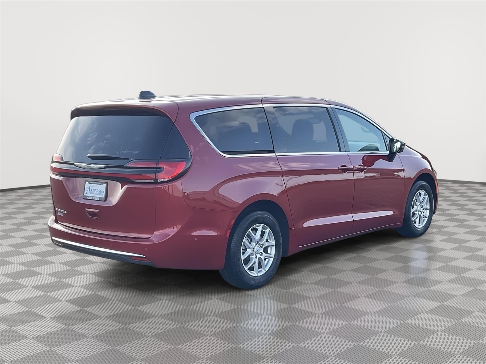 New 2025 Chrysler Pacifica Select Minivan for sale in Grand Island NE