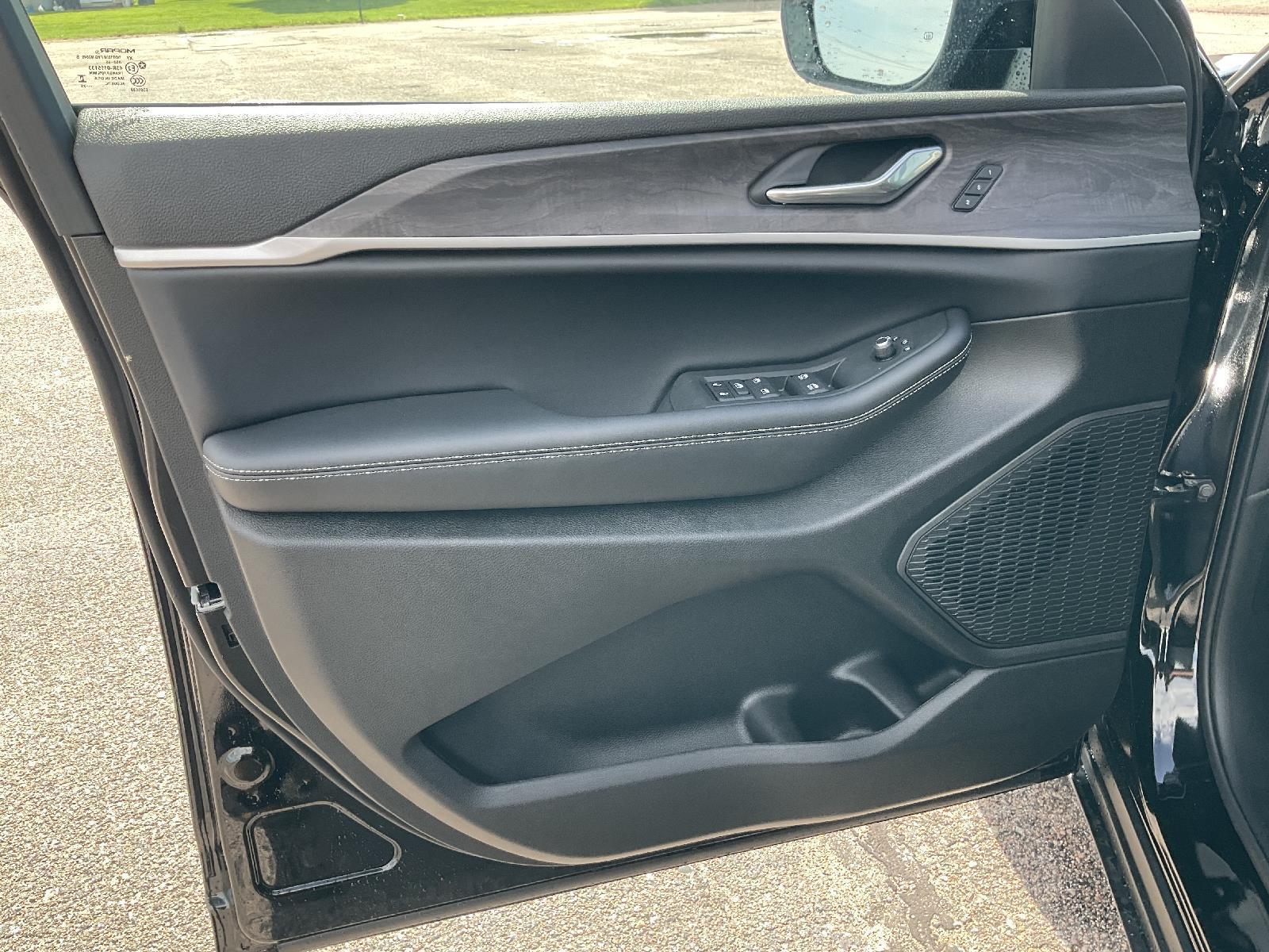 New 2025 Jeep Grand Cherokee L Limited SUV/Crossover for sale in Grand Island NE