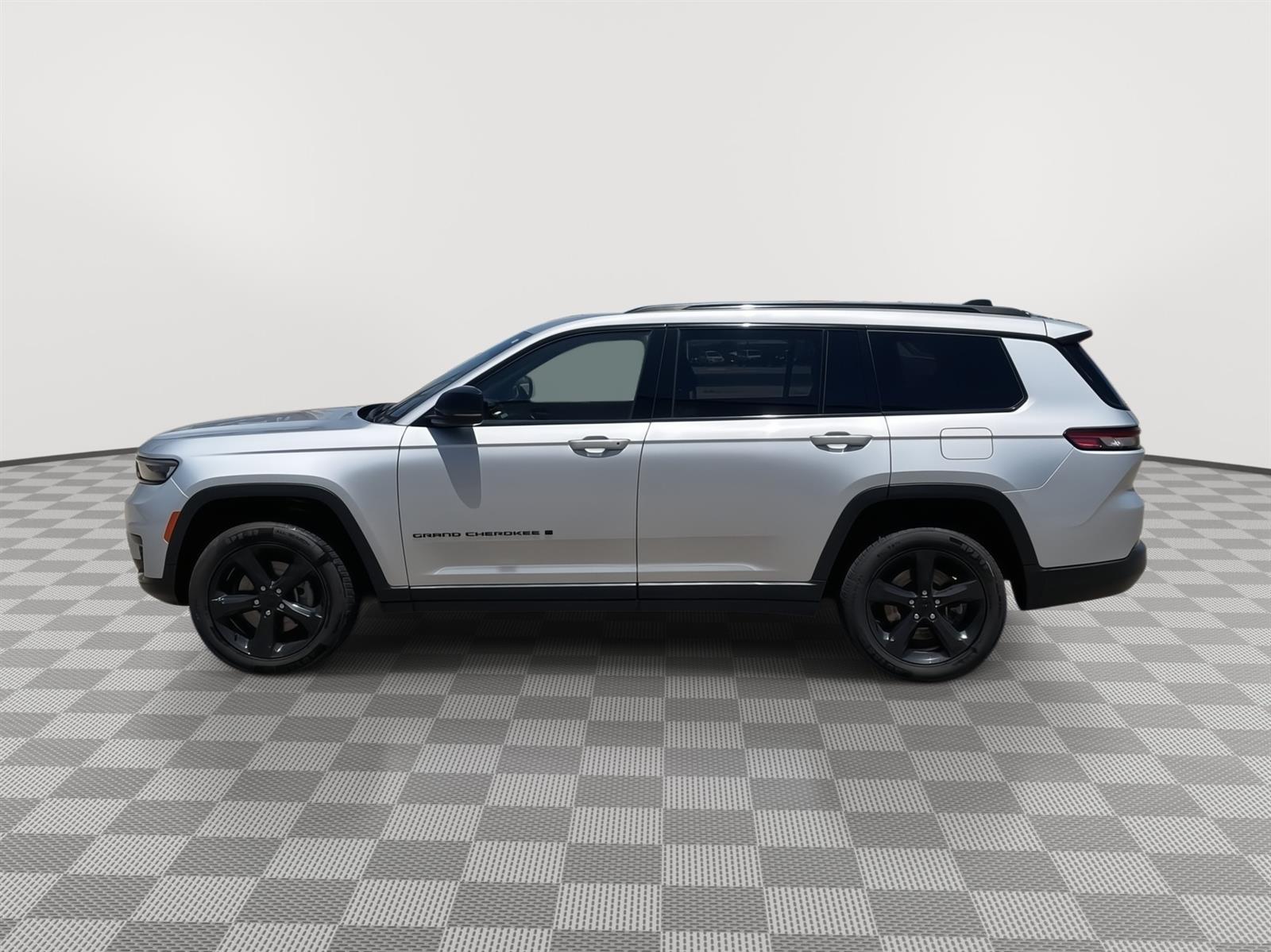 Used 2023 Jeep Grand Cherokee L Altitude SUV for sale in Grand Island NE