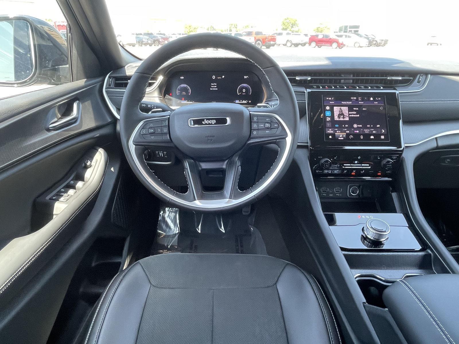 2025 Jeep Grand Cherokee Altitude X photo 12